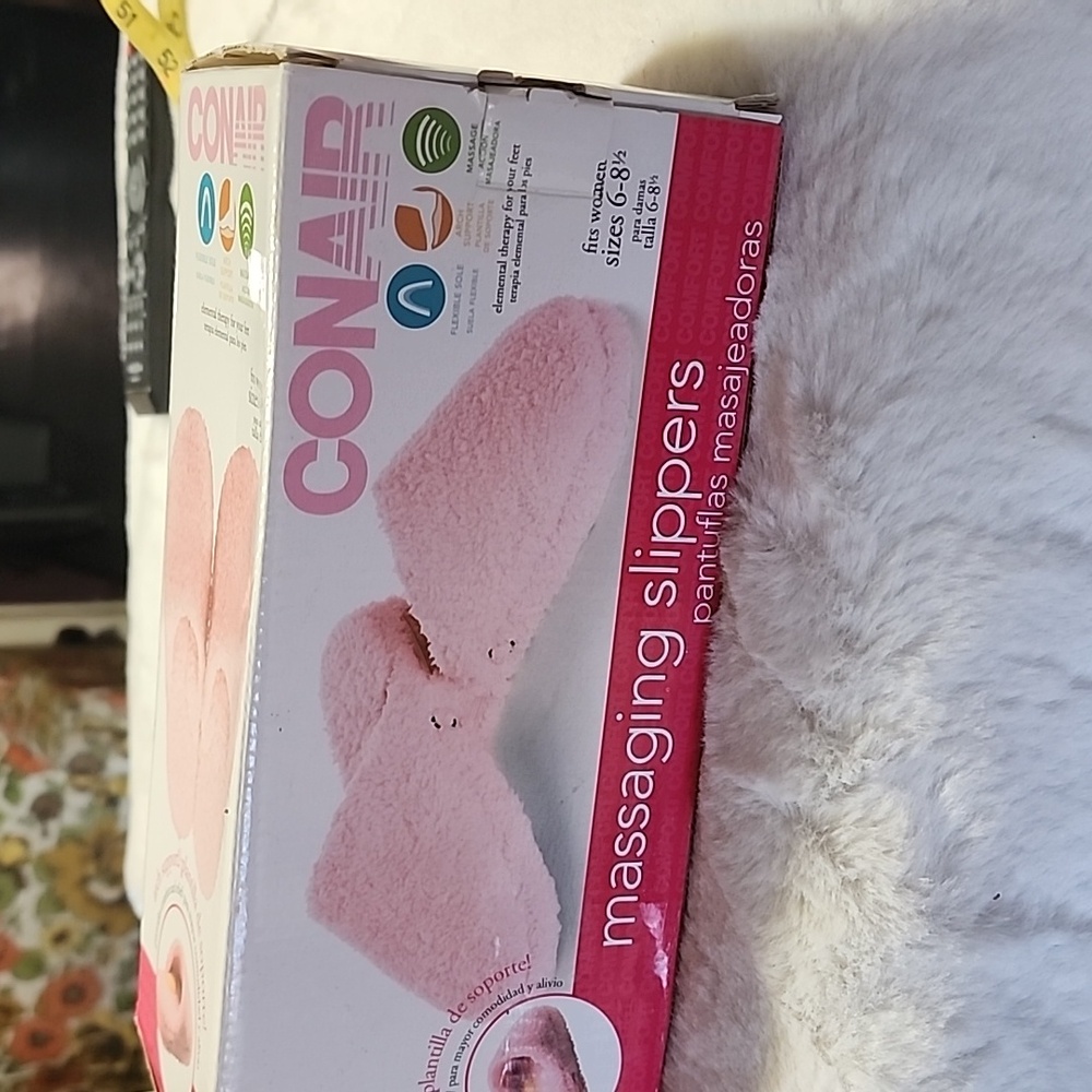 CONAIR PINK WOMEN'S MASSAGING SLIPPERS. - Picture 1 of 7